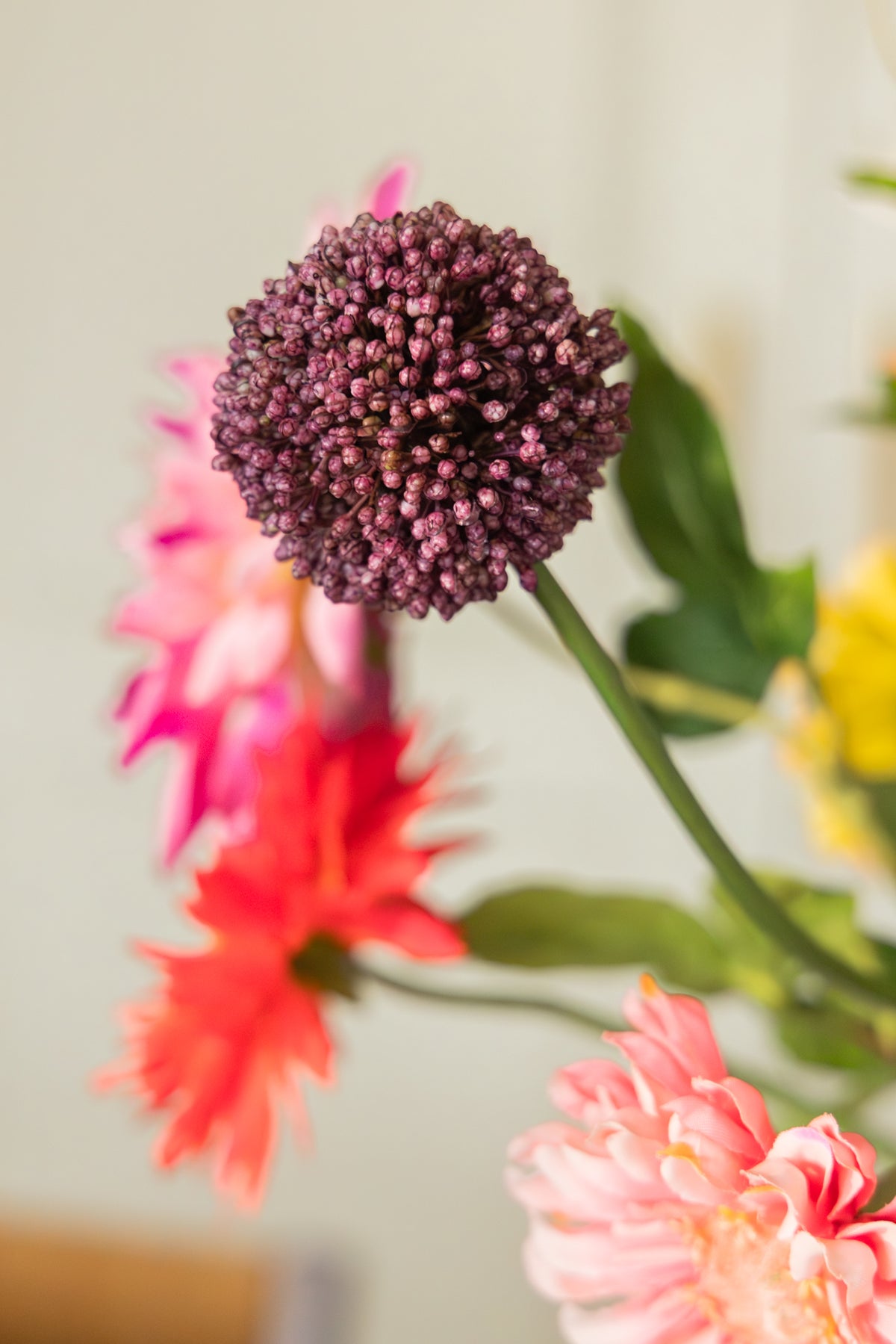 Kunstblumenstrauß Expressive Elegance